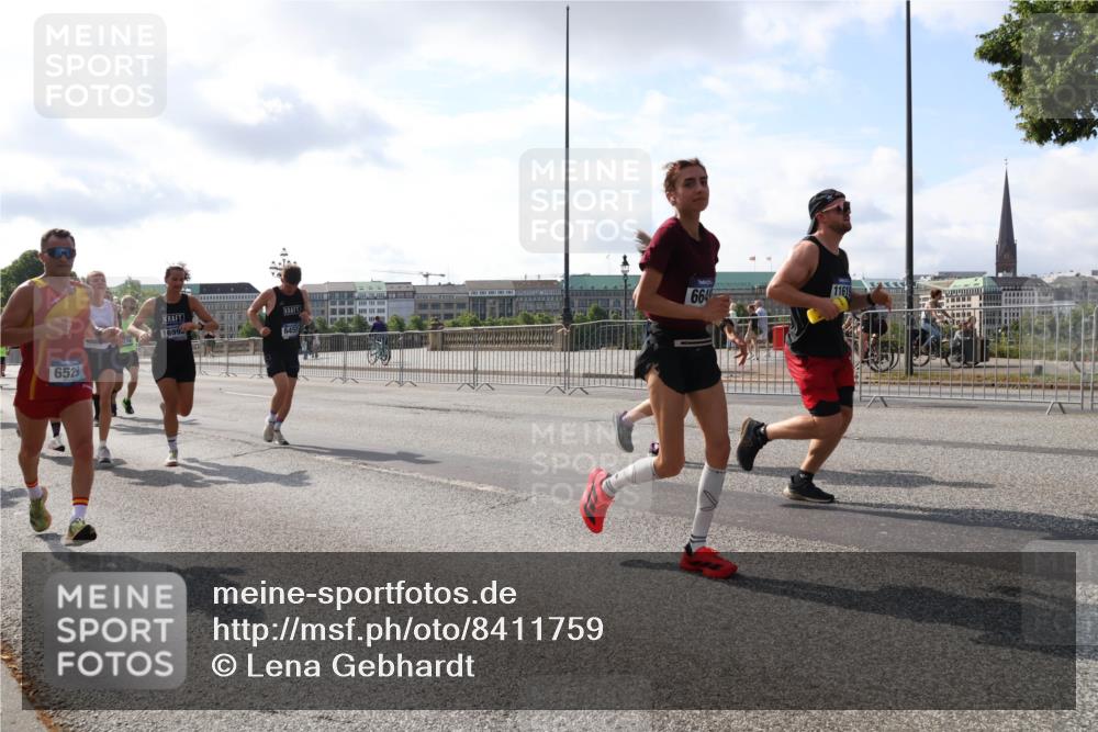 29.06.2025 - hella hamburg halbmarathon Lena Gebhardt http://msf.ph/oto/8411759 29.06.2025 09:50:25 Lombardsbrücke 6529, 16992, 645, 664, 1209, 1358, 1615, 1675, 1688, 1697, 1700, 1800, 1803, 1882, 2415, 2568, 2675, 2719, 2826, 3332, 3530, 4205, 4229, 4380, 4398, 4823, 5248, 5409, 5436, 5472, 5508, 5745, 5791, 5803, 6123, 6458, 6529, 6649, 6682, 6704, 7026, 7495, 7774, 8450, 8629, 8925, 8958, 9017, 9116, 9294, 9302, 9365, 9711, 9979, 10064, 10218, 10783, 10894, 10922, 11281, 11379, 11767, 12292, 12327, 12540, 12554, 12895, 13457, 13725, 14560 meine-sportfotos.de