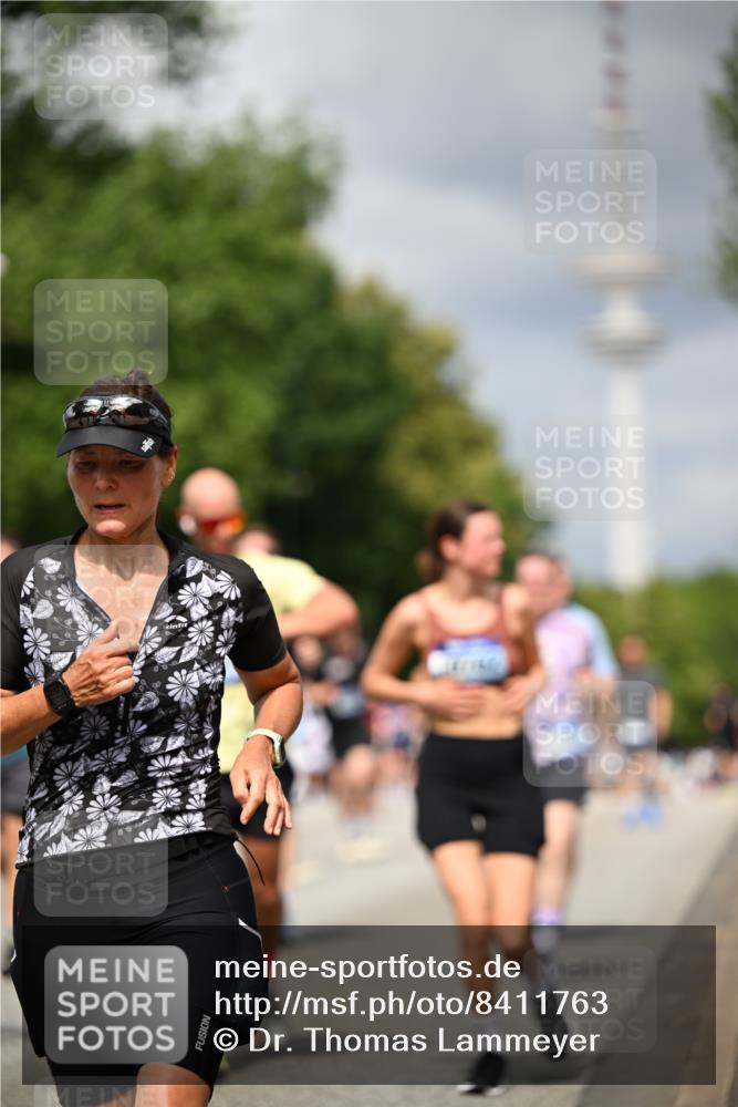 29.06.2025 - hella hamburg halbmarathon Dr. Thomas Lammeyer http://msf.ph/oto/8411763 29.06.2025 10:43:00 Kennedybrücke 1457, 1721, 2113, 2151, 2486, 2693, 2786, 3094, 3095, 3216, 3242, 3323, 3726, 3841, 3927, 4139, 4155, 4259, 4260, 5085, 5089, 5155, 5161, 5300, 5617, 5684, 6199, 6200, 6751, 7117, 7118, 7119, 7165, 7561, 7692, 7849, 7914, 8583, 8635, 8747, 9004, 9689, 9699, 10584 meine-sportfotos.de