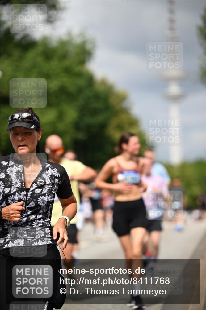29.06.2025 - hella hamburg halbmarathon Dr. Thomas Lammeyer http://msf.ph/oto/8411768 29.06.2025 10:43:00 Kennedybrücke 1457, 1721, 2113, 2151, 2486, 2693, 2786, 3094, 3095, 3216, 3242, 3323, 3726, 3841, 3927, 4139, 4155, 4259, 4260, 5085, 5089, 5155, 5161, 5300, 5617, 5684, 6199, 6200, 6751, 7117, 7118, 7119, 7165, 7561, 7692, 7849, 7914, 8583, 8635, 8747, 9004, 9689, 9699, 10584 meine-sportfotos.de