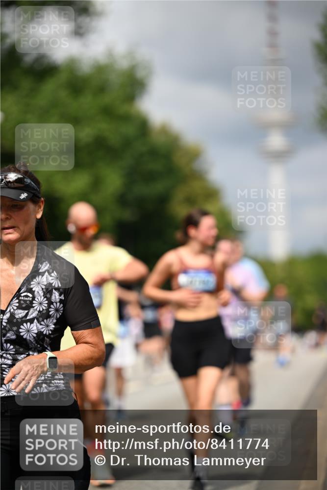 29.06.2025 - hella hamburg halbmarathon Dr. Thomas Lammeyer http://msf.ph/oto/8411774 29.06.2025 10:43:00 Kennedybrücke 1457, 1721, 2113, 2151, 2486, 2693, 2786, 3094, 3095, 3216, 3242, 3323, 3726, 3841, 3927, 4139, 4155, 4259, 4260, 5085, 5089, 5155, 5161, 5300, 5617, 5684, 6199, 6200, 6751, 7117, 7118, 7119, 7165, 7561, 7692, 7849, 7914, 8583, 8635, 8747, 9004, 9689, 9699, 10584 meine-sportfotos.de