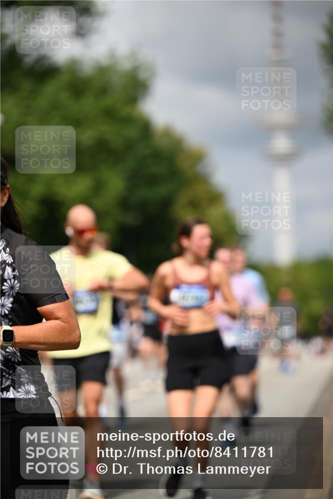 29.06.2025 - hella hamburg halbmarathon Dr. Thomas Lammeyer http://msf.ph/oto/8411781 29.06.2025 10:43:00 Kennedybrücke 1457, 1721, 2113, 2151, 2486, 2693, 2786, 3094, 3095, 3216, 3242, 3323, 3726, 3841, 3927, 4139, 4155, 4259, 4260, 5085, 5089, 5155, 5161, 5300, 5617, 5684, 6199, 6200, 6751, 7117, 7118, 7119, 7165, 7561, 7692, 7849, 7914, 8583, 8635, 8747, 9004, 9689, 9699, 10584 meine-sportfotos.de
