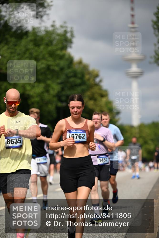 29.06.2025 - hella hamburg halbmarathon Dr. Thomas Lammeyer http://msf.ph/oto/8411805 29.06.2025 10:43:01 Kennedybrücke 1457, 1721, 1856, 2113, 2151, 2486, 2693, 2786, 3094, 3095, 3216, 3242, 3323, 3726, 3841, 3927, 4139, 4155, 4259, 4260, 5085, 5089, 5155, 5161, 5300, 5617, 5684, 6199, 6200, 6751, 7117, 7118, 7119, 7165, 7561, 7692, 7849, 7914, 8583, 8635, 8747, 9004, 9689, 10584 meine-sportfotos.de