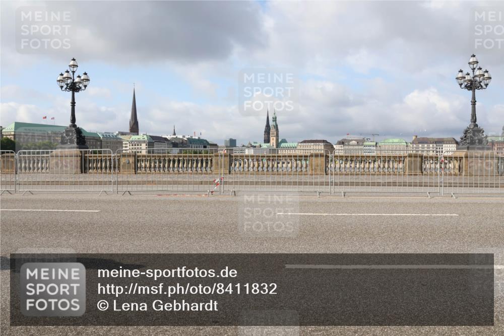 29.06.2025 - hella hamburg halbmarathon Lena Gebhardt http://msf.ph/oto/8411832 29.06.2025 08:55:32 Lombardsbrücke  meine-sportfotos.de
