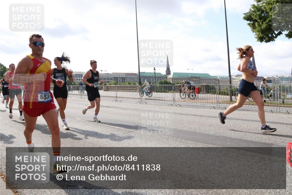 29.06.2025 - hella hamburg halbmarathon Lena Gebhardt http://msf.ph/oto/8411838 29.06.2025 09:50:25 Lombardsbrücke 5745, 6529, 2, 1209, 1358, 1615, 1675, 1688, 1697, 1700, 1800, 1803, 1882, 2415, 2568, 2675, 2719, 2826, 3332, 3530, 4205, 4229, 4380, 4398, 4823, 5248, 5409, 5436, 5472, 5508, 5745, 5791, 5803, 6123, 6458, 6529, 6649, 6682, 6704, 7026, 7495, 7774, 8450, 8629, 8925, 8958, 9017, 9116, 9294, 9302, 9365, 9711, 9979, 10064, 10218, 10783, 10894, 10922, 11281, 11379, 11767, 12292, 12327, 12540, 12554, 12895, 13457, 13725, 14560 meine-sportfotos.de