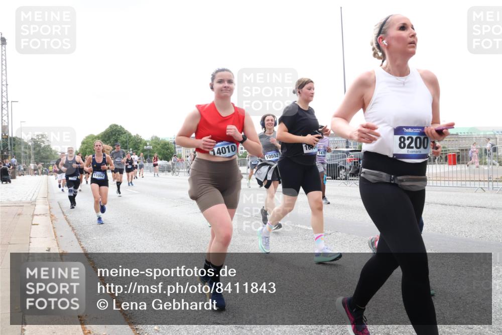 29.06.2025 - hella hamburg halbmarathon Lena Gebhardt http://msf.ph/oto/8411843 29.06.2025 10:51:11 Lombardsbrücke 11052, 14010, 10552, 10, 04, 1478, 8200, 1129, 1203, 1208, 1404, 1478, 1617, 2200, 2202, 2358, 2380, 2484, 2485, 2859, 3184, 3229, 3647, 3934, 4156, 4652, 4713, 4771, 4848, 4878, 4920, 5286, 5289, 5357, 5394, 5530, 6178, 6961, 7012, 7133, 7141, 7161, 7769, 7770, 7771, 7825, 8040, 8200, 8410, 8672, 8779, 8986, 9166, 9167, 9168, 9582, 9583, 9763, 10029, 10437, 10552, 10614, 10636, 11034, 11052, 11252, 11575, 11577, 12392, 12393, 14534 meine-sportfotos.de