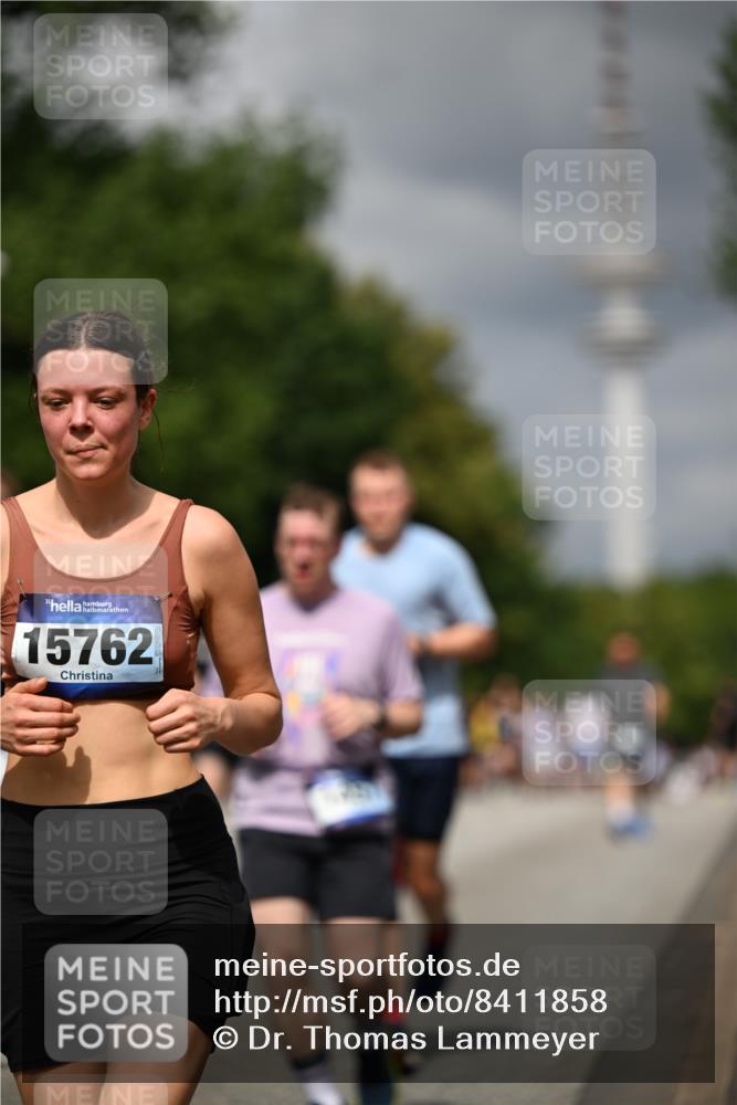 29.06.2025 - hella hamburg halbmarathon Dr. Thomas Lammeyer http://msf.ph/oto/8411858 29.06.2025 10:43:02 Kennedybrücke 1457, 1721, 1856, 2113, 2151, 2486, 2693, 2786, 3094, 3095, 3216, 3242, 3323, 3726, 3841, 3927, 4139, 4155, 4259, 4260, 5085, 5089, 5155, 5161, 5300, 5617, 5684, 6199, 6200, 6751, 7117, 7165, 7561, 7589, 7692, 7849, 7914, 8583, 8635, 8747, 9004, 9689, 11059 meine-sportfotos.de