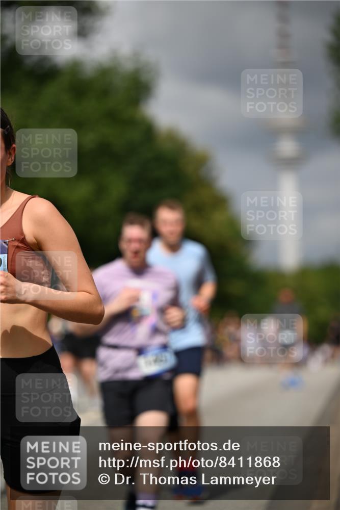 29.06.2025 - hella hamburg halbmarathon Dr. Thomas Lammeyer http://msf.ph/oto/8411868 29.06.2025 10:43:03 Kennedybrücke 1457, 1721, 1856, 2113, 2486, 2693, 2786, 3094, 3095, 3216, 3242, 3307, 3323, 3726, 3841, 3927, 4139, 4155, 4259, 4260, 5085, 5089, 5155, 5161, 5300, 5617, 5684, 6199, 6200, 6751, 7117, 7165, 7561, 7589, 7692, 7849, 8583, 8635, 8747, 9004, 9689, 11059 meine-sportfotos.de