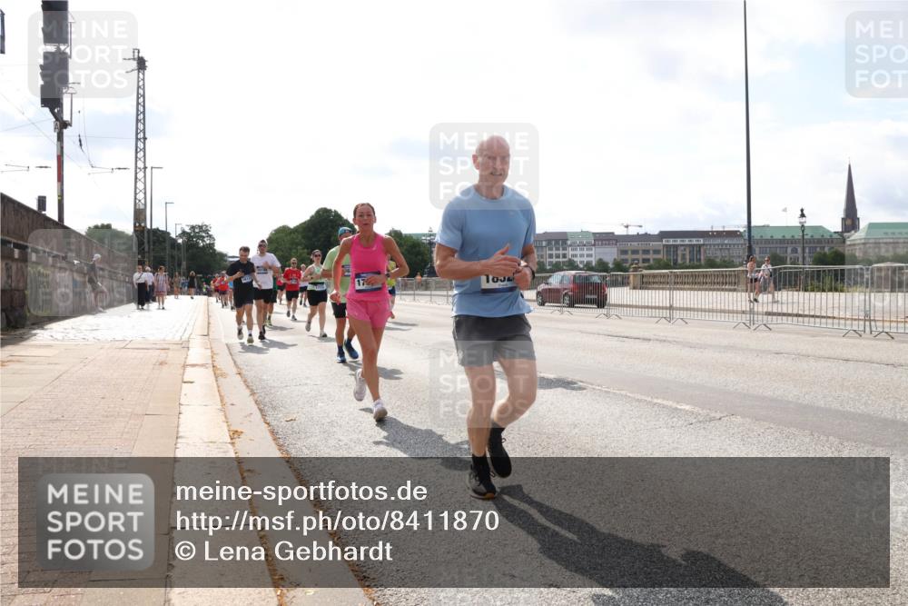 29.06.2025 - hella hamburg halbmarathon Lena Gebhardt http://msf.ph/oto/8411870 29.06.2025 10:04:34 Lombardsbrücke 1213, 1316, 1347, 1377, 1674, 2011, 2463, 2628, 2698, 2852, 2979, 3994, 4146, 4293, 4394, 4538, 4587, 5354, 5365, 5869, 5976, 6311, 6706, 6709, 8049, 8177, 8217, 9489, 9526, 10100, 10213, 10709, 10756, 10834, 10962, 11511, 11551, 11582, 12004, 12005, 12125, 12924, 12998, 13533, 13625, 14340, 14436, 14917, 15525, 15532, 16128, 16145, 16357, 16753, 16989, 16995, 17071, 17113, 17434, 17437, 17814 meine-sportfotos.de