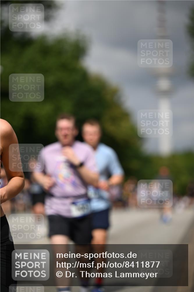 29.06.2025 - hella hamburg halbmarathon Dr. Thomas Lammeyer http://msf.ph/oto/8411877 29.06.2025 10:43:03 Kennedybrücke 1457, 1721, 1856, 2113, 2486, 2693, 2786, 3094, 3095, 3216, 3242, 3307, 3323, 3726, 3841, 3927, 4139, 4155, 4259, 4260, 5085, 5089, 5155, 5161, 5300, 5617, 5684, 6199, 6200, 6751, 7117, 7165, 7561, 7589, 7692, 7849, 8583, 8635, 8747, 9004, 9689, 11059 meine-sportfotos.de