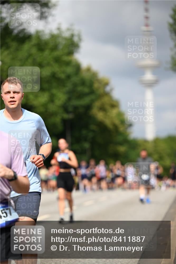 29.06.2025 - hella hamburg halbmarathon Dr. Thomas Lammeyer http://msf.ph/oto/8411887 29.06.2025 10:43:04 Kennedybrücke 1457, 1721, 1856, 2113, 2486, 2693, 2786, 3095, 3216, 3242, 3307, 3323, 3726, 3841, 3927, 4139, 4155, 4259, 4260, 5085, 5089, 5155, 5161, 5300, 5617, 5684, 6199, 6200, 7117, 7165, 7561, 7589, 7692, 7849, 8583, 8635, 8747, 9004, 9689, 11059 meine-sportfotos.de