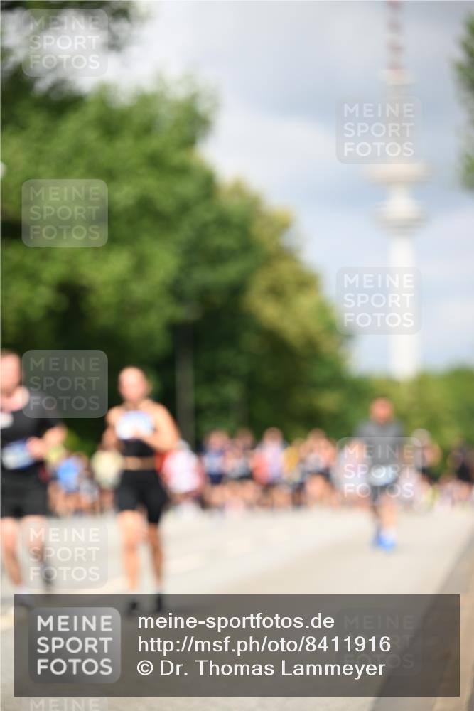 29.06.2025 - hella hamburg halbmarathon Dr. Thomas Lammeyer http://msf.ph/oto/8411916 29.06.2025 10:43:05 Kennedybrücke 1457, 1721, 1856, 2113, 2486, 2693, 2786, 3216, 3242, 3307, 3323, 3726, 4139, 4155, 4259, 4260, 4964, 5085, 5089, 5155, 5161, 5617, 5684, 6199, 6200, 7117, 7165, 7561, 7589, 7692, 7849, 8583, 8635, 8747, 9004, 9689, 11059 meine-sportfotos.de