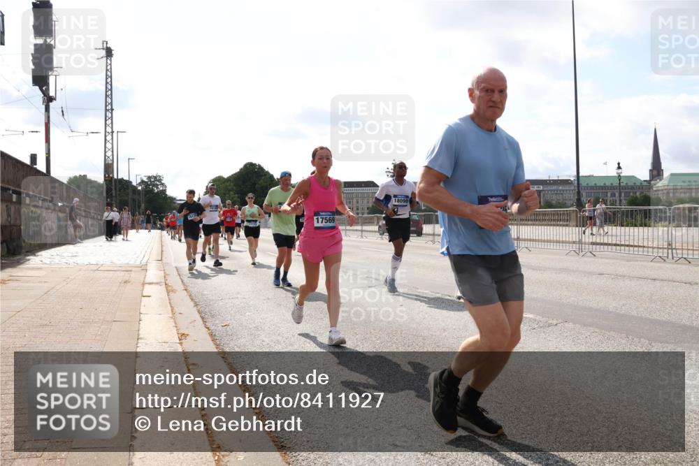 29.06.2025 - hella hamburg halbmarathon Lena Gebhardt http://msf.ph/oto/8411927 29.06.2025 10:04:35 Lombardsbrücke 16120, 17569, 18098, 1213, 1316, 1347, 1377, 1559, 1674, 2011, 2463, 2628, 2698, 2852, 2979, 3994, 4146, 4293, 4394, 4538, 4587, 4951, 5354, 5365, 5869, 5976, 6311, 6706, 6709, 8049, 8177, 8217, 9489, 9526, 10100, 10213, 10709, 10756, 10834, 10962, 11511, 11551, 11582, 12004, 12005, 12125, 12924, 12998, 13533, 13625, 14340, 14436, 14917, 15525, 15532, 16128, 16145, 16357, 16753, 16989, 16995, 17071, 17113, 17434, 17437, 17814 meine-sportfotos.de