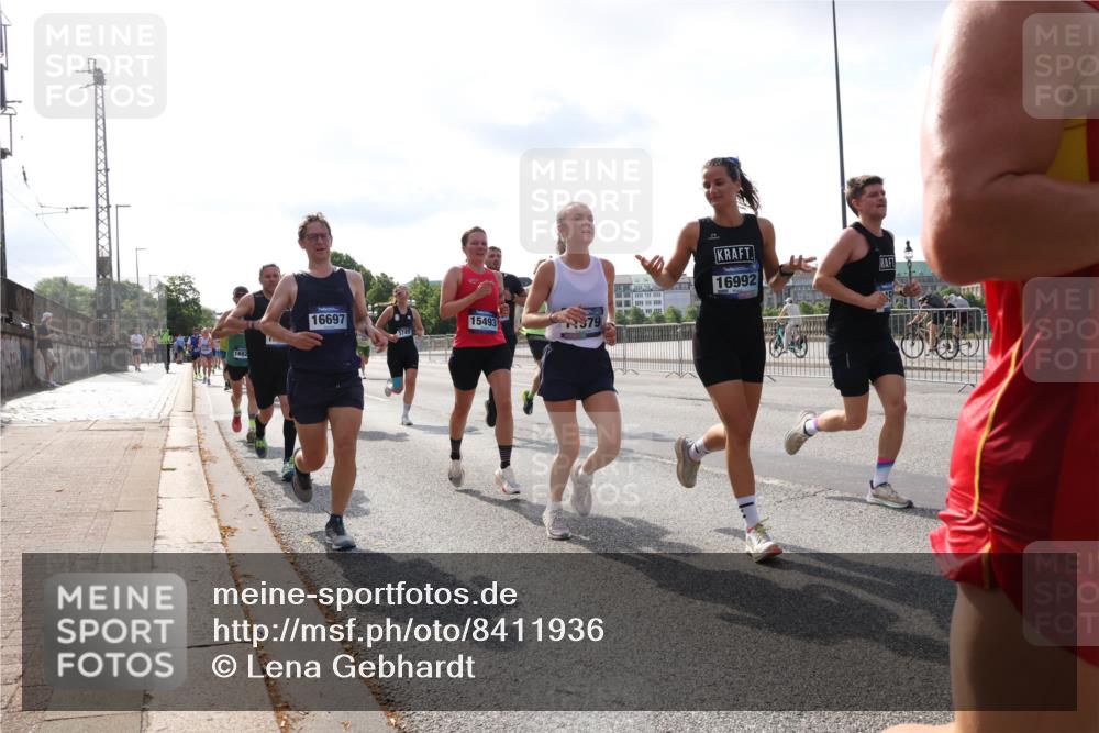 29.06.2025 - hella hamburg halbmarathon Lena Gebhardt http://msf.ph/oto/8411936 29.06.2025 09:50:26 Lombardsbrücke 16697, 15493, 16992, 1209, 1358, 1615, 1675, 1688, 1697, 1700, 1803, 1882, 2415, 2568, 2675, 2719, 2826, 3332, 3530, 3626, 4205, 4229, 4380, 4398, 4823, 5248, 5409, 5436, 5472, 5508, 5745, 5791, 5803, 6123, 6458, 6529, 6649, 6682, 6704, 7026, 7495, 7774, 8450, 8629, 8958, 9017, 9116, 9294, 9302, 9365, 9711, 9979, 10064, 10218, 10783, 10894, 10922, 11281, 11305, 11379, 11767, 12292, 12327, 12540, 12554, 12895, 13725, 14560 meine-sportfotos.de