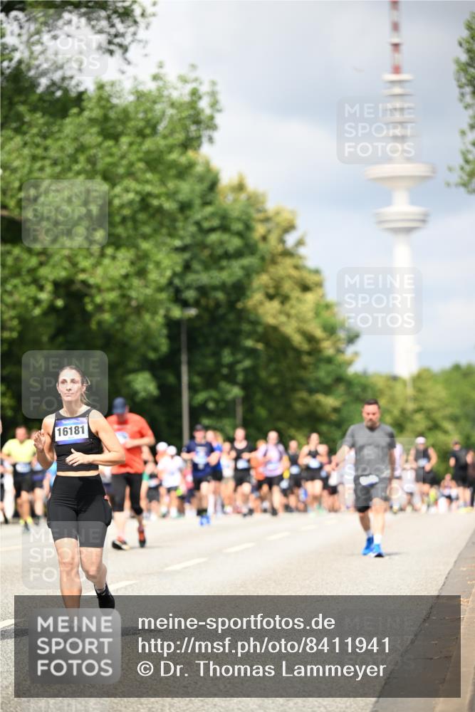 29.06.2025 - hella hamburg halbmarathon Dr. Thomas Lammeyer http://msf.ph/oto/8411941 29.06.2025 10:43:06 Kennedybrücke 1457, 1721, 1856, 2113, 2486, 2693, 2786, 3216, 3242, 3307, 3323, 3726, 4139, 4155, 4259, 4260, 4603, 4964, 5085, 5089, 5155, 5161, 5617, 5684, 5735, 6199, 6200, 7117, 7165, 7561, 7589, 7849, 8583, 8635, 8747, 9004, 9689, 11059 meine-sportfotos.de
