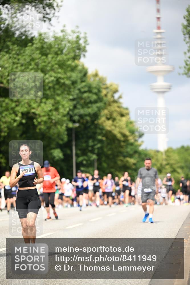 29.06.2025 - hella hamburg halbmarathon Dr. Thomas Lammeyer http://msf.ph/oto/8411949 29.06.2025 10:43:06 Kennedybrücke 1457, 1721, 1856, 2113, 2486, 2693, 2786, 3216, 3242, 3307, 3323, 3726, 4139, 4155, 4259, 4260, 4603, 4964, 5085, 5089, 5155, 5161, 5617, 5684, 5735, 6199, 6200, 7117, 7165, 7561, 7589, 7849, 8583, 8635, 8747, 9004, 9689, 11059 meine-sportfotos.de