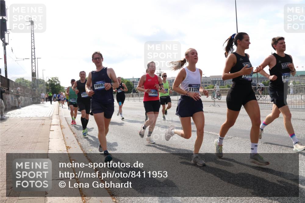 29.06.2025 - hella hamburg halbmarathon Lena Gebhardt http://msf.ph/oto/8411953 29.06.2025 09:50:26 Lombardsbrücke 16820, 1911, 16697, 574, 15493, 11379, 6458, 1209, 1358, 1615, 1675, 1688, 1697, 1700, 1803, 1882, 2415, 2568, 2675, 2719, 2826, 3332, 3530, 3626, 4205, 4229, 4380, 4398, 4823, 5248, 5409, 5436, 5472, 5508, 5745, 5791, 5803, 6123, 6458, 6529, 6649, 6682, 6704, 7026, 7495, 7774, 8450, 8629, 8958, 9017, 9116, 9294, 9302, 9365, 9711, 9979, 10064, 10218, 10783, 10894, 10922, 11281, 11305, 11379, 11767, 12292, 12327, 12540, 12554, 12895, 13725, 14560 meine-sportfotos.de
