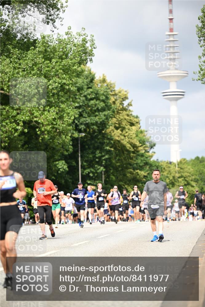 29.06.2025 - hella hamburg halbmarathon Dr. Thomas Lammeyer http://msf.ph/oto/8411977 29.06.2025 10:43:07 Kennedybrücke 1457, 1721, 1856, 2113, 2486, 2524, 2693, 2786, 3216, 3242, 3307, 3323, 3726, 4139, 4155, 4259, 4260, 4603, 4964, 5085, 5089, 5155, 5161, 5617, 5684, 5735, 6199, 6200, 7117, 7165, 7350, 7561, 7589, 7849, 8583, 8635, 8747, 9004, 9689, 11059 meine-sportfotos.de