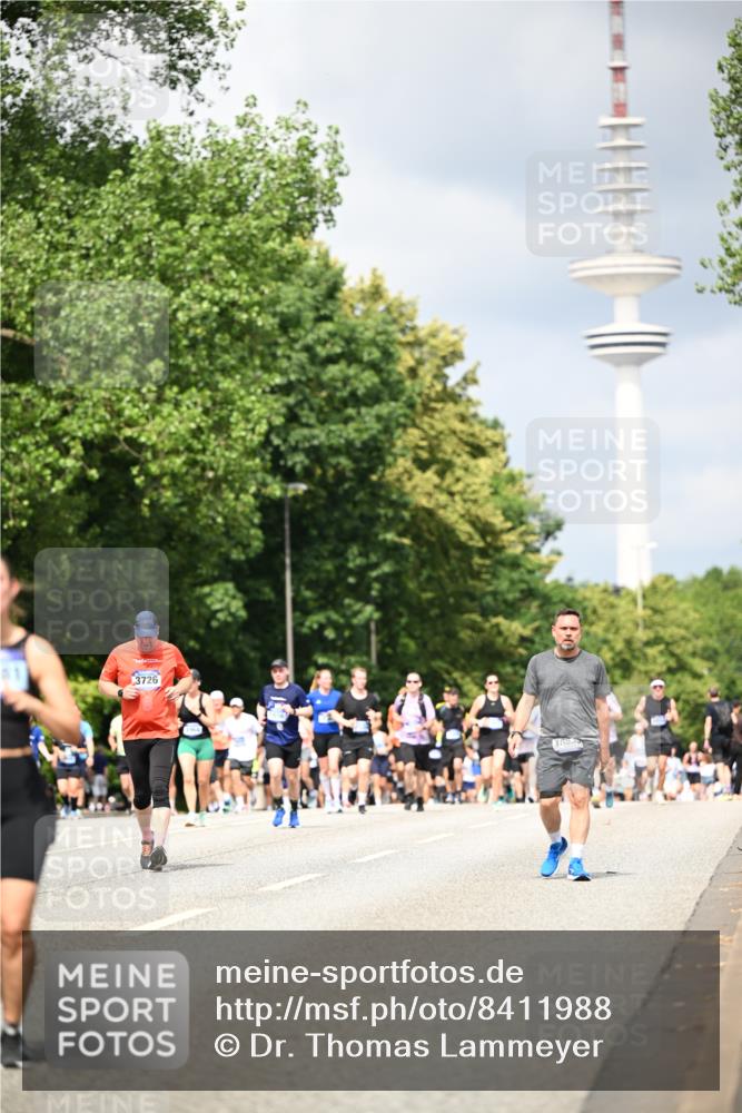 29.06.2025 - hella hamburg halbmarathon Dr. Thomas Lammeyer http://msf.ph/oto/8411988 29.06.2025 10:43:07 Kennedybrücke 1457, 1721, 1856, 2113, 2486, 2524, 2693, 2786, 3216, 3242, 3307, 3323, 3726, 4139, 4155, 4259, 4260, 4603, 4964, 5085, 5089, 5155, 5161, 5617, 5684, 5735, 6199, 6200, 7117, 7165, 7350, 7561, 7589, 7849, 8583, 8635, 8747, 9004, 9689, 11059 meine-sportfotos.de