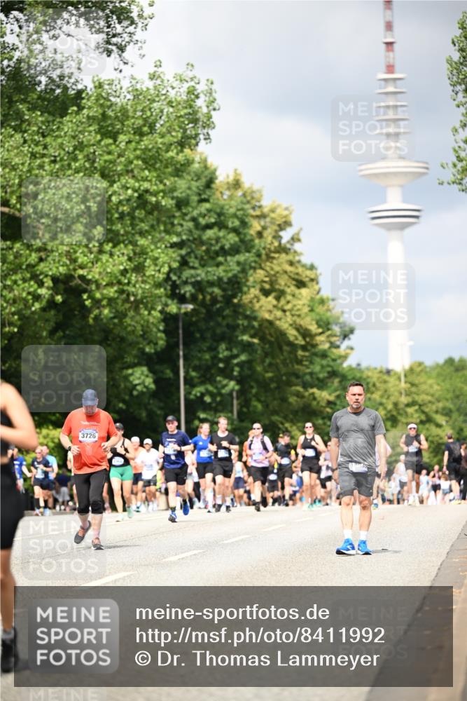 29.06.2025 - hella hamburg halbmarathon Dr. Thomas Lammeyer http://msf.ph/oto/8411992 29.06.2025 10:43:07 Kennedybrücke 1457, 1721, 1856, 2113, 2486, 2524, 2693, 2786, 3216, 3242, 3307, 3323, 3726, 4139, 4155, 4259, 4260, 4603, 4964, 5085, 5089, 5155, 5161, 5617, 5684, 5735, 6199, 6200, 7117, 7165, 7350, 7561, 7589, 7849, 8583, 8635, 8747, 9004, 9689, 11059 meine-sportfotos.de