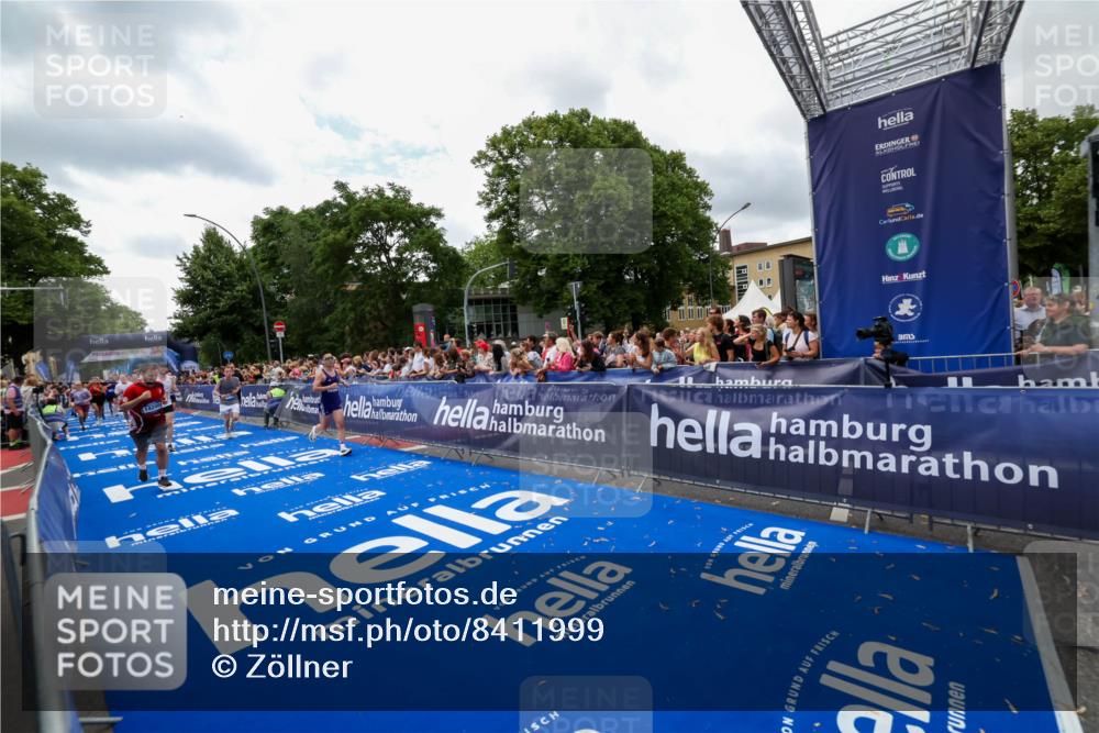 29.06.2025 - hella hamburg halbmarathon Zöllner http://msf.ph/oto/8411999 29.06.2025 10:46:24 Ziel 1600, 2222, 2842, 3056, 6421, 6691, 7335, 8142, 9497, 11185, 11773, 12171, 12651, 13698, 14045, 14200, 14262, 16127, 18118, 18211, 18637 meine-sportfotos.de