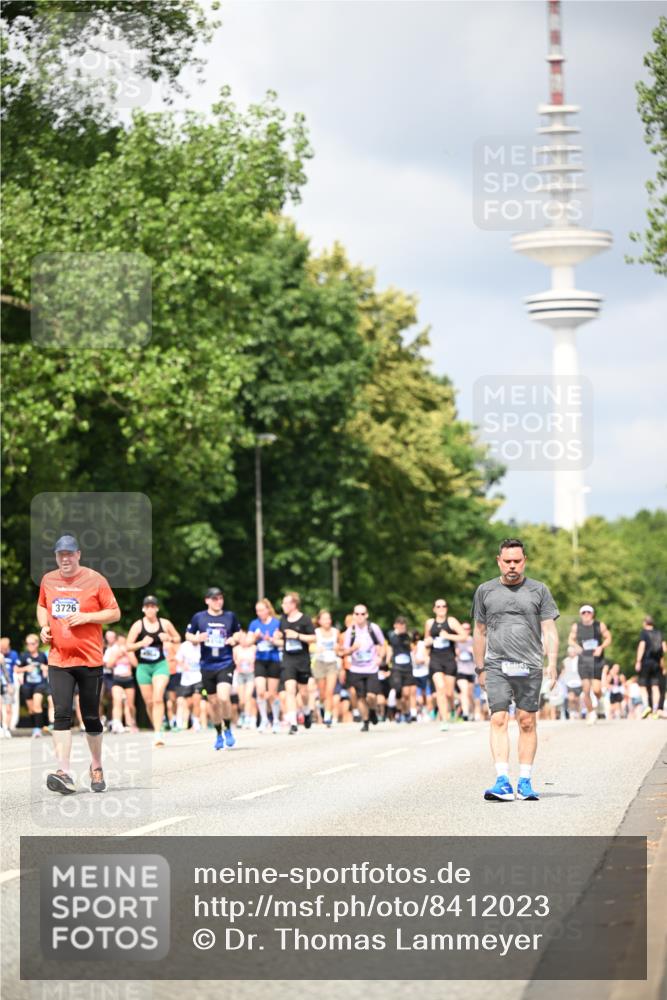 29.06.2025 - hella hamburg halbmarathon Dr. Thomas Lammeyer http://msf.ph/oto/8412023 29.06.2025 10:43:08 Kennedybrücke 1451, 1457, 1721, 1856, 2113, 2486, 2524, 2693, 2786, 3216, 3242, 3307, 3726, 4028, 4139, 4155, 4259, 4260, 4603, 4964, 5085, 5089, 5155, 5161, 5617, 5684, 5735, 7117, 7341, 7350, 7561, 7589, 8583, 8635, 8747, 9004, 9689, 11059 meine-sportfotos.de
