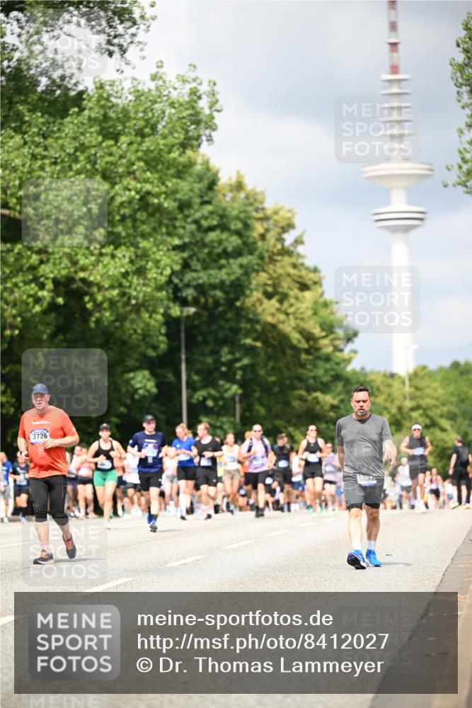 29.06.2025 - hella hamburg halbmarathon Dr. Thomas Lammeyer http://msf.ph/oto/8412027 29.06.2025 10:43:08 Kennedybrücke 1451, 1457, 1721, 1856, 2113, 2486, 2524, 2693, 2786, 3216, 3242, 3307, 3726, 4028, 4139, 4155, 4259, 4260, 4603, 4964, 5085, 5089, 5155, 5161, 5617, 5684, 5735, 7117, 7341, 7350, 7561, 7589, 8583, 8635, 8747, 9004, 9689, 11059 meine-sportfotos.de