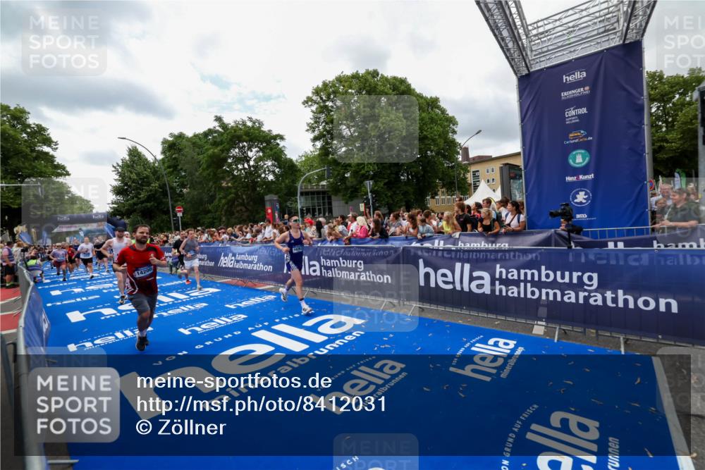 29.06.2025 - hella hamburg halbmarathon Zöllner http://msf.ph/oto/8412031 29.06.2025 10:46:25 Ziel 1600, 2222, 2842, 6421, 6691, 7335, 8142, 11185, 11773, 12171, 12651, 13698, 14045, 14200, 14228, 14262, 14482, 15157, 16127, 18118, 18211, 18637, 19209 meine-sportfotos.de