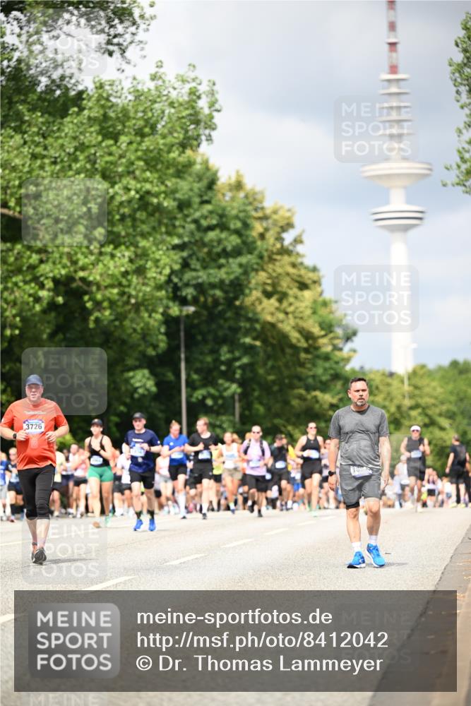 29.06.2025 - hella hamburg halbmarathon Dr. Thomas Lammeyer http://msf.ph/oto/8412042 29.06.2025 10:43:08 Kennedybrücke 1451, 1457, 1721, 1856, 2113, 2486, 2524, 2693, 2786, 3216, 3242, 3307, 3726, 4028, 4139, 4155, 4259, 4260, 4603, 4964, 5085, 5089, 5155, 5161, 5617, 5684, 5735, 7117, 7341, 7350, 7561, 7589, 8583, 8635, 8747, 9004, 9689, 11059 meine-sportfotos.de