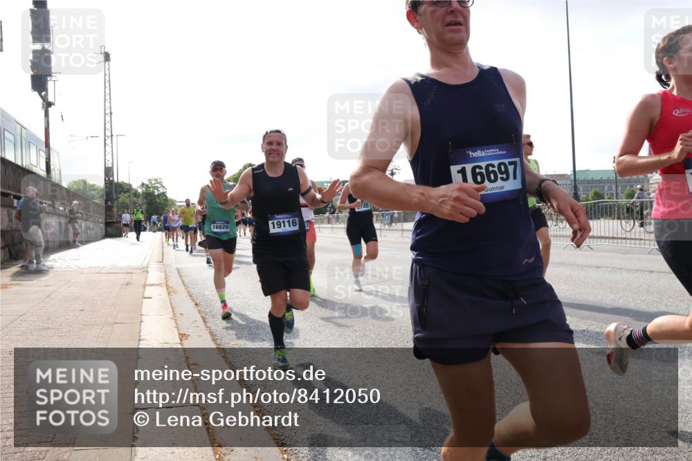 29.06.2025 - hella hamburg halbmarathon Lena Gebhardt http://msf.ph/oto/8412050 29.06.2025 09:50:27 Lombardsbrücke 16820, 000000, 19116, 16697, 1209, 1358, 1615, 1675, 1688, 1697, 1700, 1803, 1882, 2415, 2568, 2675, 2719, 2826, 3332, 3530, 3626, 4205, 4229, 4380, 4398, 4823, 5248, 5409, 5436, 5472, 5508, 5745, 5791, 5803, 6458, 6529, 6649, 6682, 6704, 7026, 7495, 7774, 8450, 8629, 8958, 9017, 9116, 9294, 9302, 9365, 9711, 9979, 10064, 10218, 10783, 10894, 10922, 11281, 11305, 11379, 11767, 12292, 12540, 12554, 12895, 13725, 14560 meine-sportfotos.de