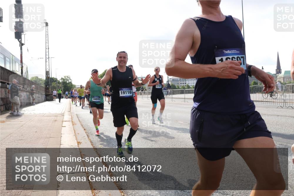 29.06.2025 - hella hamburg halbmarathon Lena Gebhardt http://msf.ph/oto/8412072 29.06.2025 09:50:27 Lombardsbrücke 16820, 19116, 5745, 1209, 1358, 1615, 1675, 1688, 1697, 1700, 1803, 1882, 2415, 2568, 2675, 2719, 2826, 3332, 3530, 3626, 4205, 4229, 4380, 4398, 4823, 5248, 5409, 5436, 5472, 5508, 5745, 5791, 5803, 6458, 6529, 6649, 6682, 6704, 7026, 7495, 7774, 8450, 8629, 8958, 9017, 9116, 9294, 9302, 9365, 9711, 9979, 10064, 10218, 10783, 10894, 10922, 11281, 11305, 11379, 11767, 12292, 12540, 12554, 12895, 13725, 14560 meine-sportfotos.de