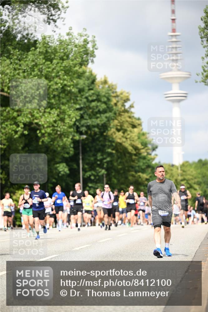 29.06.2025 - hella hamburg halbmarathon Dr. Thomas Lammeyer http://msf.ph/oto/8412100 29.06.2025 10:43:10 Kennedybrücke 1451, 1457, 1721, 1856, 1883, 2113, 2486, 2524, 2534, 2660, 2693, 2786, 3216, 3242, 3307, 3726, 4028, 4139, 4155, 4259, 4260, 4410, 4603, 4964, 5085, 5089, 5155, 5161, 5617, 5684, 5735, 7117, 7341, 7350, 7561, 7589, 8635, 8747, 9004, 9689, 11059 meine-sportfotos.de
