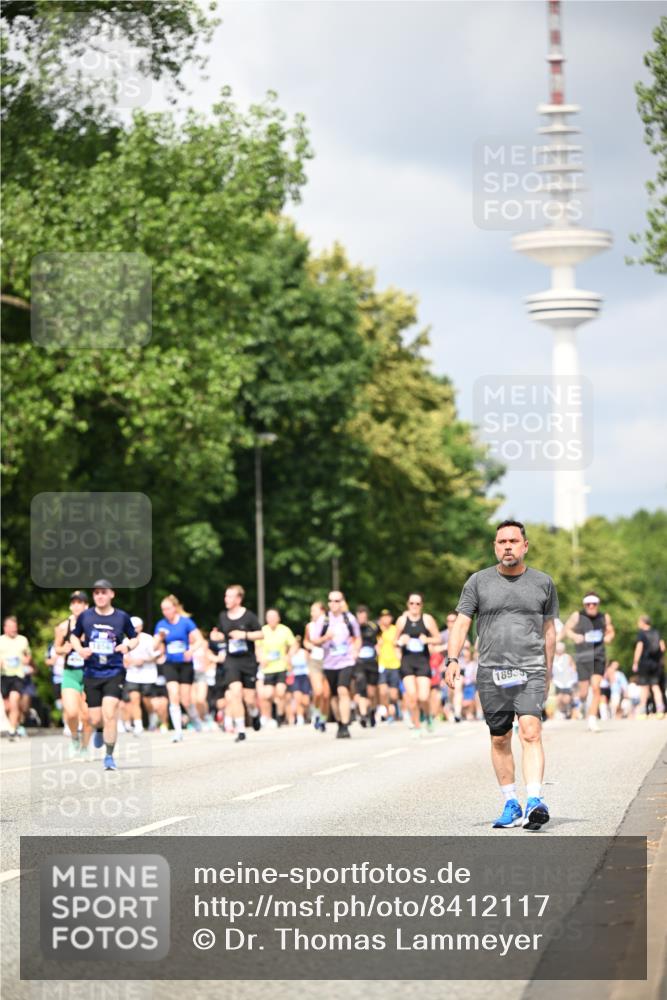 29.06.2025 - hella hamburg halbmarathon Dr. Thomas Lammeyer http://msf.ph/oto/8412117 29.06.2025 10:43:10 Kennedybrücke 1451, 1457, 1721, 1856, 1883, 2113, 2486, 2524, 2534, 2660, 2693, 2786, 3216, 3242, 3307, 3726, 4028, 4139, 4155, 4259, 4260, 4410, 4603, 4964, 5085, 5089, 5155, 5161, 5617, 5684, 5735, 7117, 7341, 7350, 7561, 7589, 8635, 8747, 9004, 9689, 11059 meine-sportfotos.de