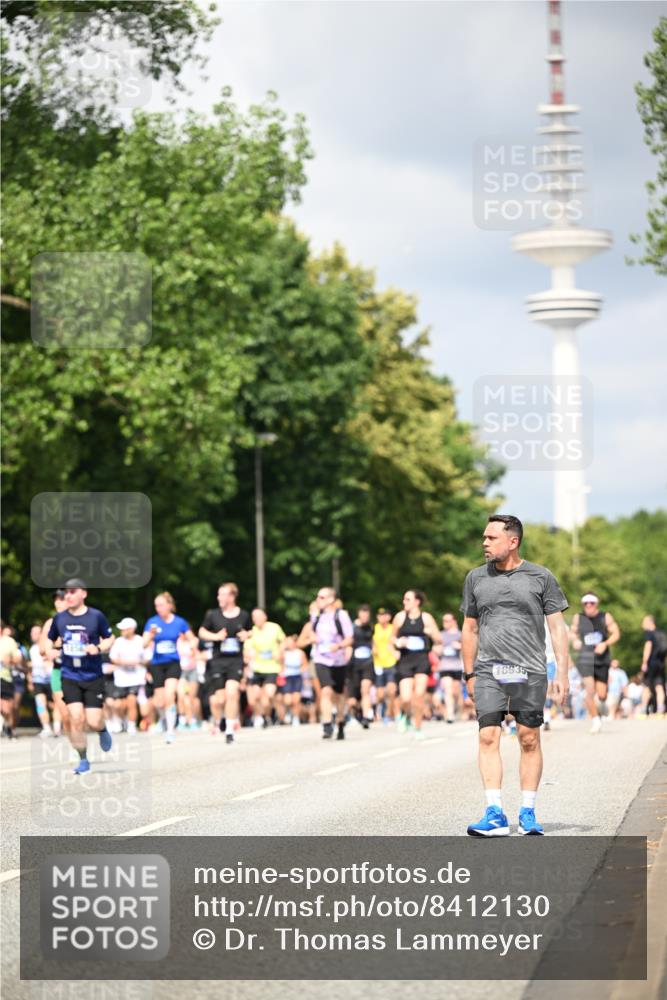 29.06.2025 - hella hamburg halbmarathon Dr. Thomas Lammeyer http://msf.ph/oto/8412130 29.06.2025 10:43:11 Kennedybrücke 1451, 1457, 1721, 1856, 1883, 2113, 2486, 2524, 2534, 2660, 2693, 2786, 3216, 3242, 3307, 3726, 4028, 4139, 4155, 4259, 4260, 4410, 4603, 4964, 5085, 5089, 5155, 5161, 5617, 5684, 5735, 7117, 7341, 7350, 7561, 7589, 8635, 8747, 9004, 11059 meine-sportfotos.de
