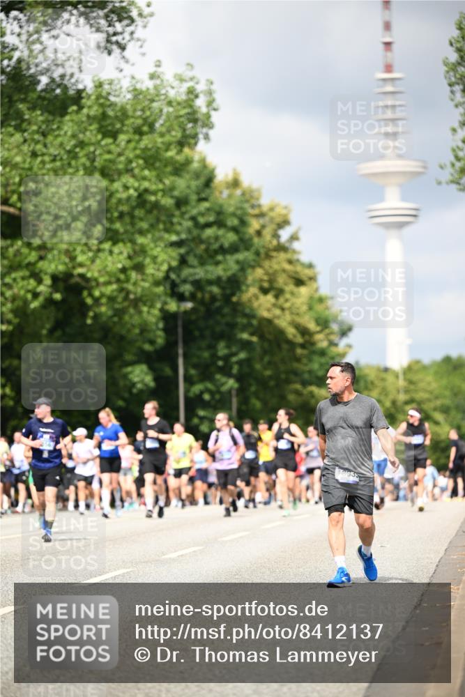 29.06.2025 - hella hamburg halbmarathon Dr. Thomas Lammeyer http://msf.ph/oto/8412137 29.06.2025 10:43:11 Kennedybrücke 1451, 1457, 1721, 1856, 1883, 2113, 2486, 2524, 2534, 2660, 2693, 2786, 3216, 3242, 3307, 3726, 4028, 4139, 4155, 4259, 4260, 4410, 4603, 4964, 5085, 5089, 5155, 5161, 5617, 5684, 5735, 7117, 7341, 7350, 7561, 7589, 8635, 8747, 9004, 11059 meine-sportfotos.de