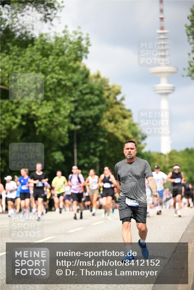 29.06.2025 - hella hamburg halbmarathon Dr. Thomas Lammeyer http://msf.ph/oto/8412152 29.06.2025 10:43:14 Kennedybrücke 1451, 1457, 1721, 1856, 1883, 2092, 2486, 2524, 2534, 2660, 2693, 2786, 3216, 3307, 3726, 4028, 4139, 4155, 4259, 4260, 4410, 4603, 4964, 5089, 5155, 5617, 5684, 5735, 7341, 7350, 7561, 7589, 7815, 8635, 8747, 9004, 10604, 10696, 11059, 11129 meine-sportfotos.de