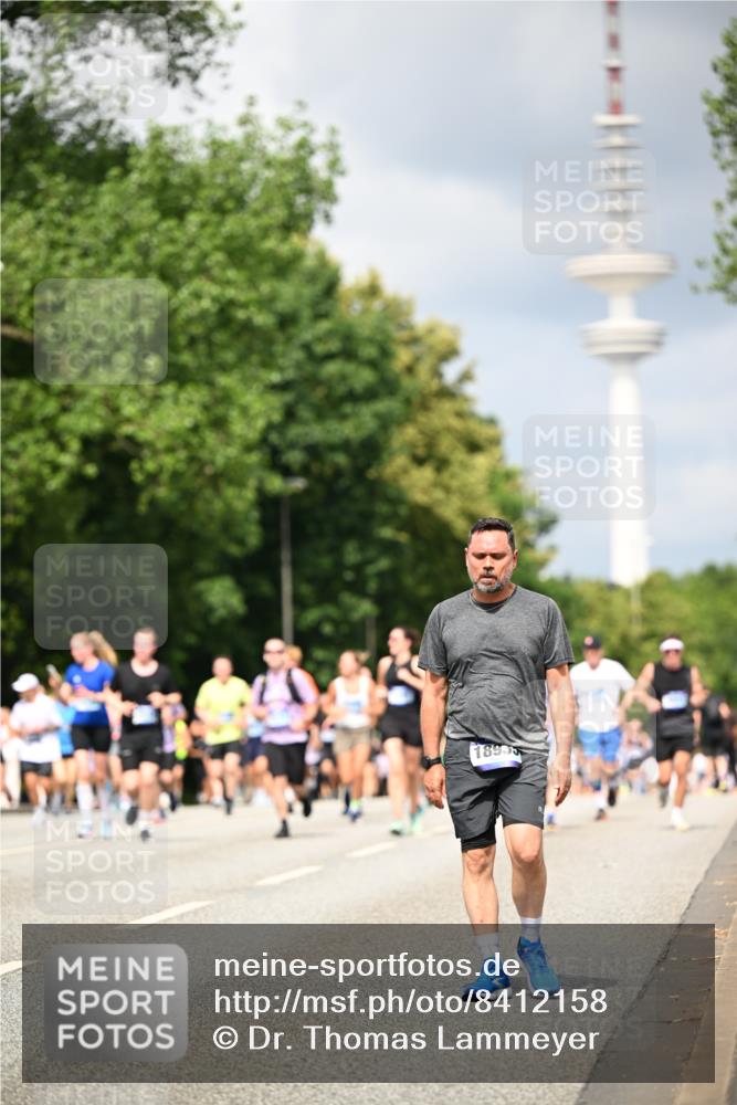 29.06.2025 - hella hamburg halbmarathon Dr. Thomas Lammeyer http://msf.ph/oto/8412158 29.06.2025 10:43:14 Kennedybrücke 1451, 1457, 1721, 1856, 1883, 2092, 2486, 2524, 2534, 2660, 2693, 2786, 3216, 3307, 3726, 4028, 4139, 4155, 4259, 4260, 4410, 4603, 4964, 5089, 5155, 5617, 5684, 5735, 7341, 7350, 7561, 7589, 7815, 8635, 8747, 9004, 10604, 10696, 11059, 11129 meine-sportfotos.de