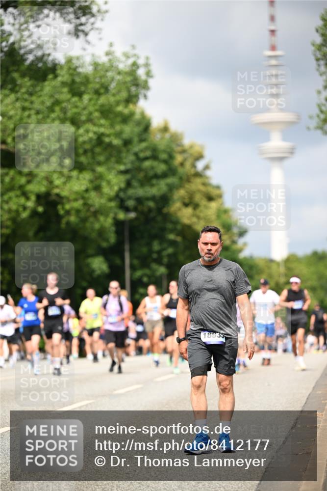 29.06.2025 - hella hamburg halbmarathon Dr. Thomas Lammeyer http://msf.ph/oto/8412177 29.06.2025 10:43:15 Kennedybrücke 1451, 1457, 1721, 1856, 1883, 2092, 2486, 2524, 2534, 2660, 2693, 2786, 3216, 3307, 3726, 4028, 4139, 4155, 4259, 4260, 4410, 4603, 4964, 5155, 5617, 5684, 5735, 6112, 7341, 7350, 7561, 7589, 7815, 9004, 10604, 10696, 11059, 11129 meine-sportfotos.de