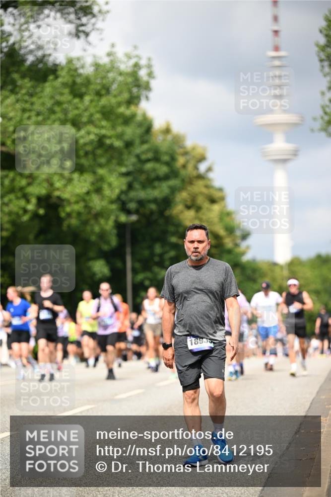 29.06.2025 - hella hamburg halbmarathon Dr. Thomas Lammeyer http://msf.ph/oto/8412195 29.06.2025 10:43:15 Kennedybrücke 1451, 1457, 1721, 1856, 1883, 2092, 2486, 2524, 2534, 2660, 2693, 2786, 3216, 3307, 3726, 4028, 4139, 4155, 4259, 4260, 4410, 4603, 4964, 5155, 5617, 5684, 5735, 6112, 7341, 7350, 7561, 7589, 7815, 9004, 10604, 10696, 11059, 11129 meine-sportfotos.de