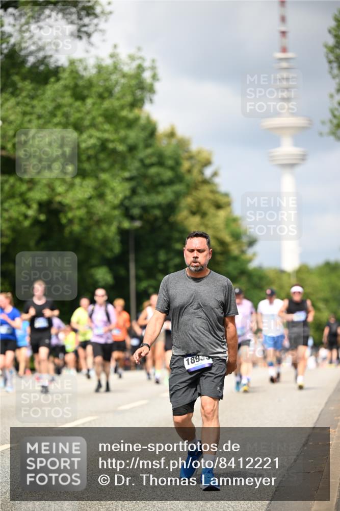 29.06.2025 - hella hamburg halbmarathon Dr. Thomas Lammeyer http://msf.ph/oto/8412221 29.06.2025 10:43:15 Kennedybrücke 1451, 1457, 1721, 1856, 1883, 2092, 2486, 2524, 2534, 2660, 2693, 2786, 3216, 3307, 3726, 4028, 4139, 4155, 4259, 4260, 4410, 4603, 4964, 5155, 5617, 5684, 5735, 6112, 7341, 7350, 7561, 7589, 7815, 9004, 10604, 10696, 11059, 11129 meine-sportfotos.de