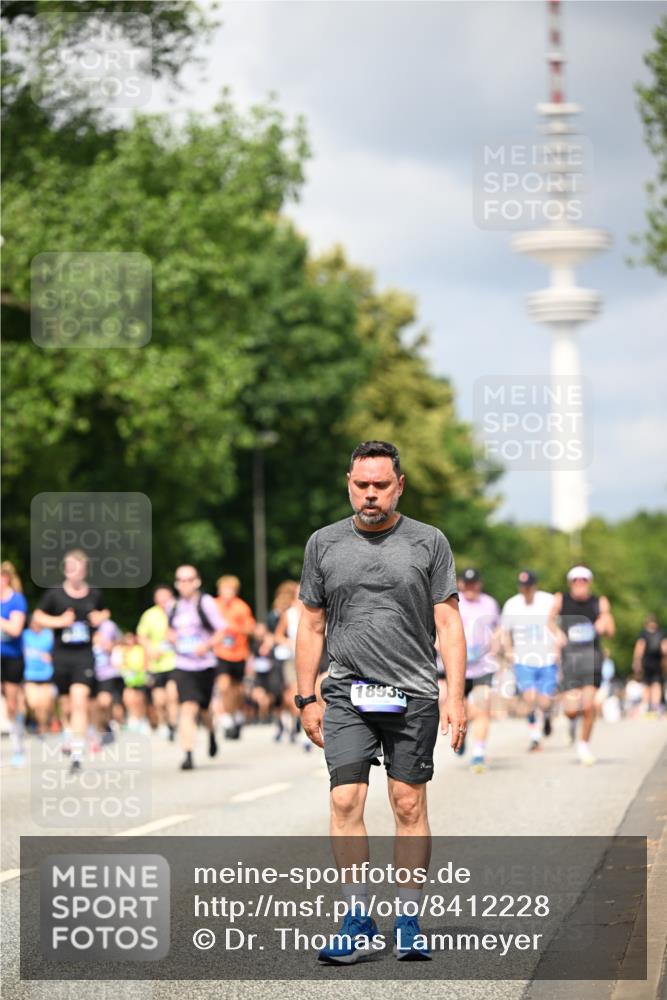 29.06.2025 - hella hamburg halbmarathon Dr. Thomas Lammeyer http://msf.ph/oto/8412228 29.06.2025 10:43:16 Kennedybrücke 1451, 1457, 1721, 1856, 1883, 2092, 2486, 2524, 2534, 2660, 2693, 2786, 3216, 3307, 3726, 4028, 4139, 4155, 4259, 4260, 4410, 4603, 4964, 5617, 5684, 5735, 6112, 7341, 7350, 7561, 7589, 7815, 9004, 10604, 10696, 11059, 11129 meine-sportfotos.de