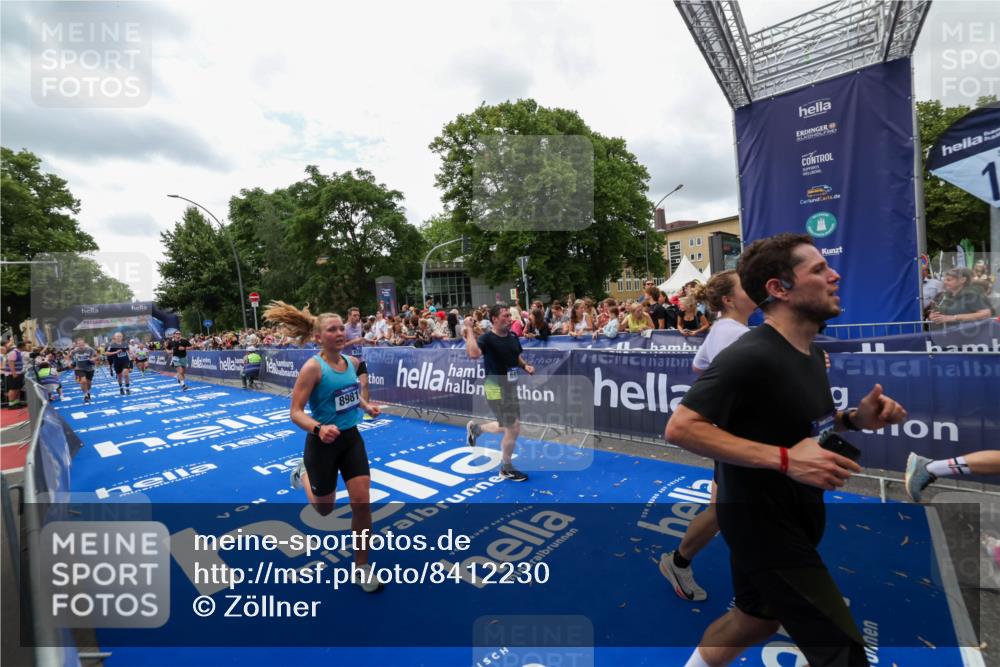 29.06.2025 - hella hamburg halbmarathon Zöllner http://msf.ph/oto/8412230 29.06.2025 10:46:34 Ziel 4237, 4497, 5459, 6978, 8482, 8981, 9232, 9386, 9529, 9786, 12891, 13525, 14228, 14482, 15157, 15206, 17281, 17461, 18882, 19209 meine-sportfotos.de