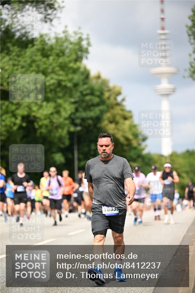 29.06.2025 - hella hamburg halbmarathon Dr. Thomas Lammeyer http://msf.ph/oto/8412237 29.06.2025 10:43:16 Kennedybrücke 1451, 1457, 1721, 1856, 1883, 2092, 2486, 2524, 2534, 2660, 2693, 2786, 3216, 3307, 3726, 4028, 4139, 4155, 4259, 4260, 4410, 4603, 4964, 5617, 5684, 5735, 6112, 7341, 7350, 7561, 7589, 7815, 9004, 10604, 10696, 11059, 11129 meine-sportfotos.de