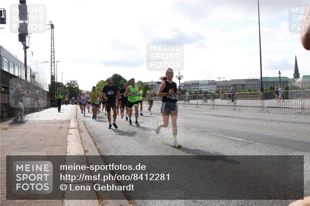 29.06.2025 - hella hamburg halbmarathon Lena Gebhardt http://msf.ph/oto/8412281 29.06.2025 09:50:29 Lombardsbrücke 11491, 2675, 1209, 1358, 1615, 1675, 1688, 1697, 1700, 1803, 1882, 2415, 2568, 2675, 2719, 2826, 3332, 3626, 4205, 4229, 4380, 4398, 4823, 5248, 5409, 5436, 5472, 5508, 5745, 5791, 5803, 6080, 6458, 6529, 6649, 6682, 6704, 7026, 7495, 7774, 8450, 8629, 8958, 9017, 9116, 9294, 9302, 9365, 9711, 9979, 10064, 10218, 10783, 10894, 10922, 11281, 11305, 11379, 11767, 12292, 12540, 12554, 12895, 13725, 14560 meine-sportfotos.de