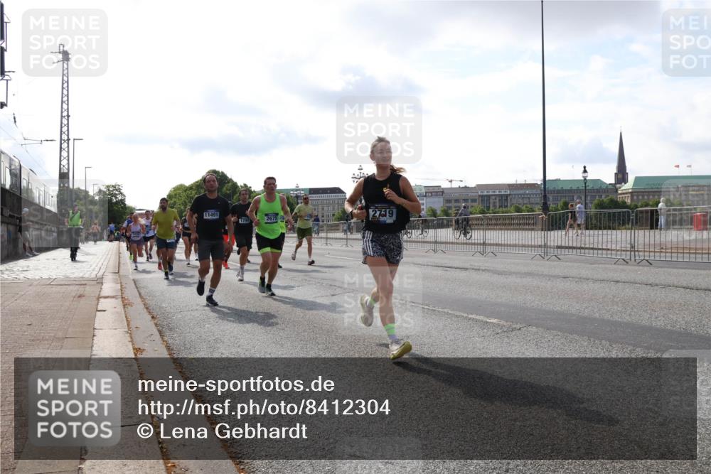 29.06.2025 - hella hamburg halbmarathon Lena Gebhardt http://msf.ph/oto/8412304 29.06.2025 09:50:29 Lombardsbrücke 11491, 1700, 2675, 2719, 1209, 1358, 1615, 1675, 1688, 1697, 1700, 1803, 1882, 2415, 2568, 2675, 2719, 2826, 3332, 3626, 4205, 4229, 4380, 4398, 4823, 5248, 5409, 5436, 5472, 5508, 5745, 5791, 5803, 6080, 6458, 6529, 6649, 6682, 6704, 7026, 7495, 7774, 8450, 8629, 8958, 9017, 9116, 9294, 9302, 9365, 9711, 9979, 10064, 10218, 10783, 10894, 10922, 11281, 11305, 11379, 11767, 12292, 12540, 12554, 12895, 13725, 14560 meine-sportfotos.de