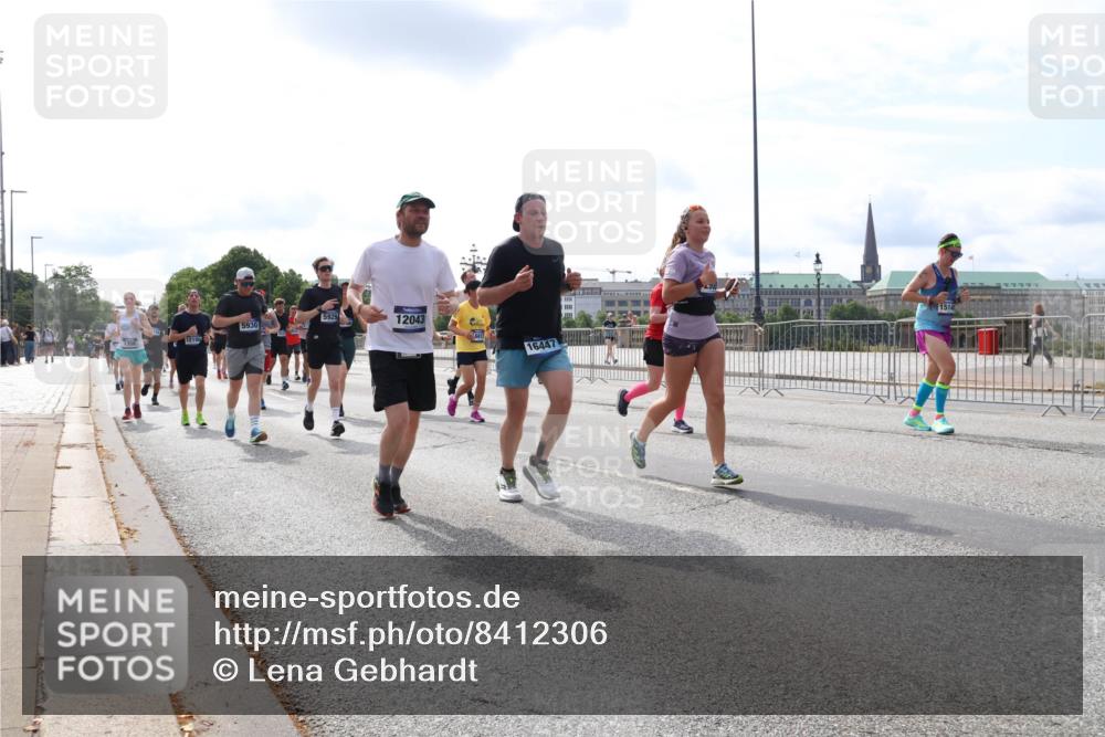 29.06.2025 - hella hamburg halbmarathon Lena Gebhardt http://msf.ph/oto/8412306 29.06.2025 10:17:14 Lombardsbrücke 5929, 5930, 12043, 12100, 1514, 16447, 1083, 1117, 1137, 1240, 1298, 1331, 1348, 1356, 1403, 1477, 1553, 1602, 2225, 2305, 2860, 2908, 3088, 3210, 3450, 3464, 3466, 3622, 3802, 3803, 4194, 4852, 5023, 5390, 5929, 5930, 5995, 6126, 6128, 6328, 6520, 6522, 6742, 6941, 6948, 7011, 7114, 7115, 7257, 7291, 7345, 7360, 7376, 7410, 7445, 7566, 7647, 7844, 7924, 7928, 7945, 8210, 8253, 8263, 8309, 8351, 8433, 8513, 8558, 8619, 8895, 8983, 9091, 9152, 9208, 9259 meine-sportfotos.de