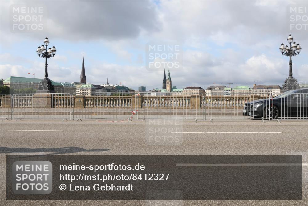 29.06.2025 - hella hamburg halbmarathon Lena Gebhardt http://msf.ph/oto/8412327 29.06.2025 08:55:36 Lombardsbrücke  meine-sportfotos.de