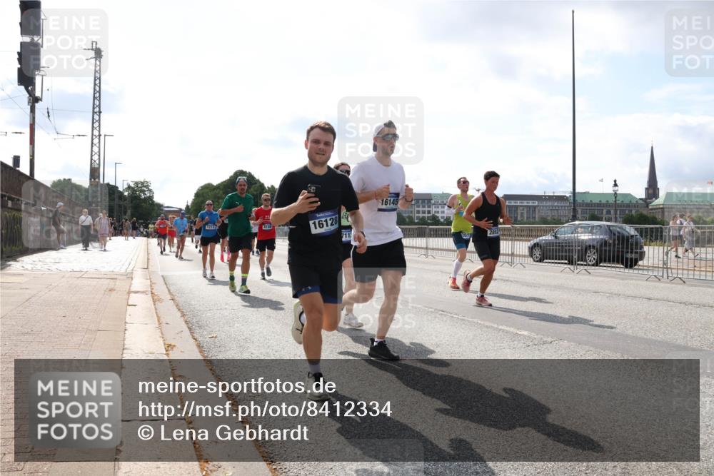 29.06.2025 - hella hamburg halbmarathon Lena Gebhardt http://msf.ph/oto/8412334 29.06.2025 10:04:38 Lombardsbrücke 1213, 4146, 16128, 7113, 16145, 1126, 1213, 1316, 1347, 1377, 1559, 1674, 2011, 2463, 2628, 2698, 2852, 2979, 3994, 4146, 4293, 4394, 4538, 4587, 4951, 5354, 5365, 5869, 5976, 6311, 6709, 8049, 8177, 8217, 9489, 10100, 10213, 10709, 10756, 10834, 10962, 11088, 11551, 11582, 12004, 12005, 12125, 12924, 12998, 13533, 13625, 14340, 14436, 14917, 15525, 15532, 16128, 16145, 16357, 16579, 16753, 16989, 16995, 17071, 17113, 17434, 17437, 17814 meine-sportfotos.de