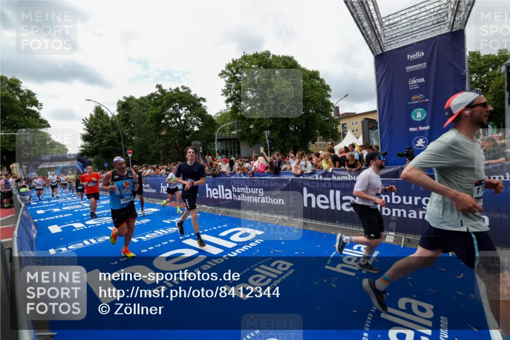 29.06.2025 - hella hamburg halbmarathon Zöllner http://msf.ph/oto/8412344 29.06.2025 10:46:40 Ziel 1920, 1942, 5459, 9051, 9529, 13525, 13554, 15026, 15133, 15206, 15714, 17281, 17461, 18297, 18882 meine-sportfotos.de