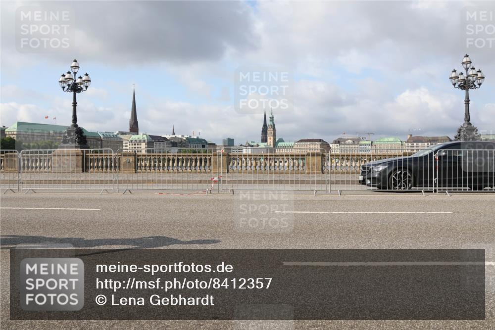 29.06.2025 - hella hamburg halbmarathon Lena Gebhardt http://msf.ph/oto/8412357 29.06.2025 08:55:36 Lombardsbrücke  meine-sportfotos.de