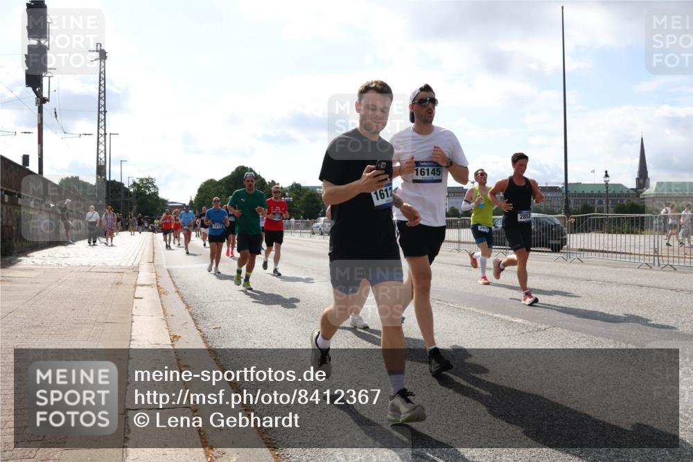 29.06.2025 - hella hamburg halbmarathon Lena Gebhardt http://msf.ph/oto/8412367 29.06.2025 10:04:38 Lombardsbrücke 414, 1213, 1612, 16145, 201, 2852, 1126, 1213, 1316, 1347, 1377, 1559, 1674, 2011, 2463, 2628, 2698, 2852, 2979, 3994, 4146, 4293, 4394, 4538, 4587, 4951, 5354, 5365, 5869, 5976, 6311, 6709, 8049, 8177, 8217, 9489, 10100, 10213, 10709, 10756, 10834, 10962, 11088, 11551, 11582, 12004, 12005, 12125, 12924, 12998, 13533, 13625, 14340, 14436, 14917, 15525, 15532, 16128, 16145, 16357, 16579, 16753, 16989, 16995, 17071, 17113, 17434, 17437, 17814 meine-sportfotos.de